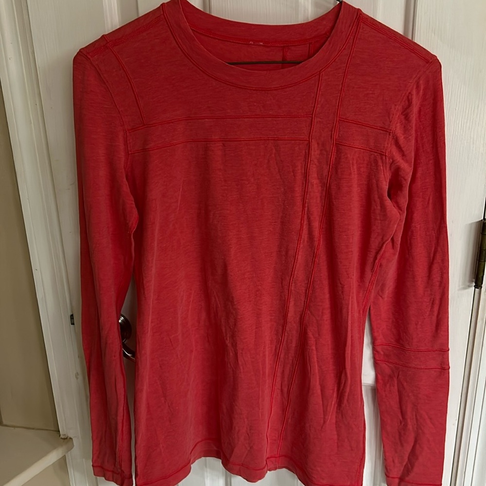 Lululemon long sleeve tee shirt